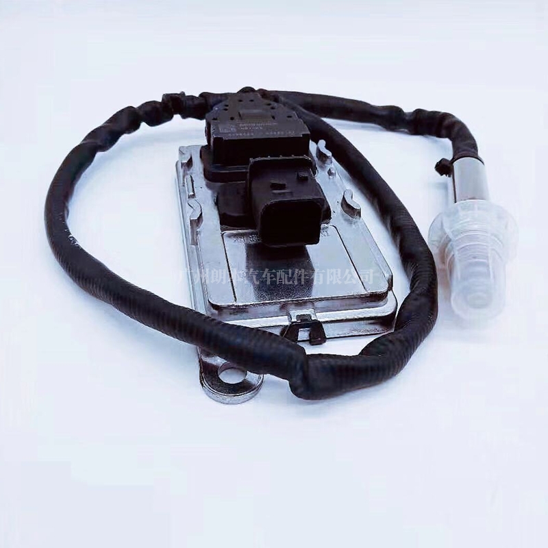 方四针氮氧传感器 Square four-pin nitrogen oxygen sensor